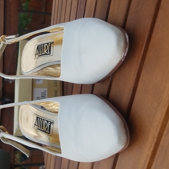 Allure Terza sling back heels size 6 champagne colored vintage - Picture 10 of 15